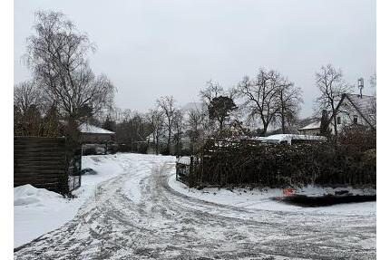 GRUNDSTÜCK IN ZENTRALER LAGE - 330.000,00&nbsp;EUR Kaufpreis, ca.&nbsp; 608,00&nbsp;m&sup2; in Zeuthen (PLZ: 15738)