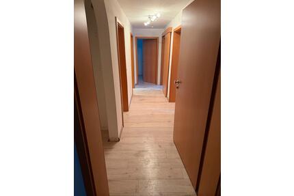 Wohnung zu vermieten - 950,00&nbsp;EUR Kaltmiete, ca.&nbsp; 65,00&nbsp;m&sup2; in Lichtenstein (PLZ: 72805)