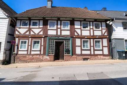 Haus zum Kaufen in Stadtoldendorf 47.000,00 € 170 m²