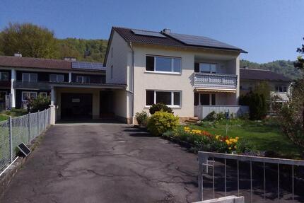 Schönes Zweifamilienhaus - 449.000,00&nbsp;EUR Kaufpreis, ca.&nbsp; 130,00&nbsp;m&sup2; in Marktl (PLZ: 84533)