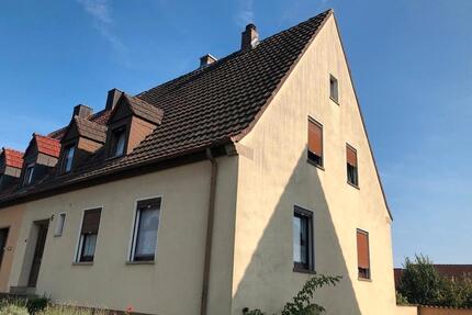 Doppelhaushälfte mit Garten und Garage - Hammelburg