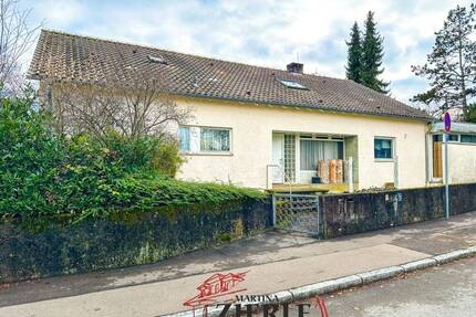 Gelegenheit! Gefragte, ruhige Randlage! 244 qm WFL, großes Grundstück mit 785 qm, 2 Balkone, Garage! - Göppingen / Bartenbach