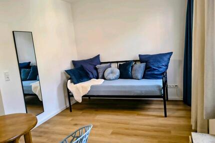 Referendare & Pendler: ERSTBEZUG: 1-Zi. Apartment in Rottweil