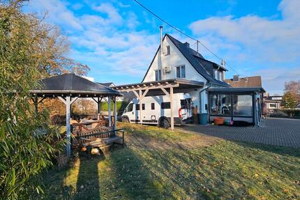 Einfamilienhaus mit Garage + Carports - Waldbröl