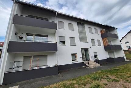 Selbitz - sonnige, ruhige Dachwohnung mit neuer EBK zu vermieten