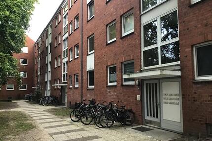 Renovierte 2,50-Zimmer-Wohnung mit Balkon - Lübeck Sankt Jürgen
