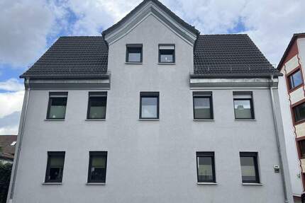 Modernes Dreifamilienhaus in Nürnberg-Schniegling: Teilungserklärung inklusive!