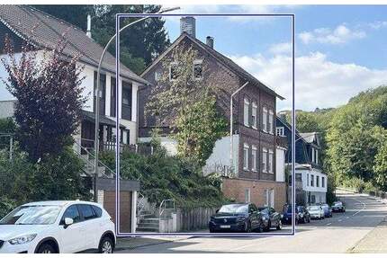 *ZWANGSVERSTEIGERUNG * Für den Erwerber provisionsfrei * Freistehendes Mehrfamilienhaus (3 Wohnungen) in Dahlhausen. - Radevormwald