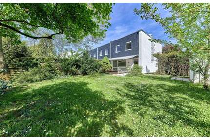 Haus zum Mieten in Wiesbaden 2.500,00 € 120 m²
