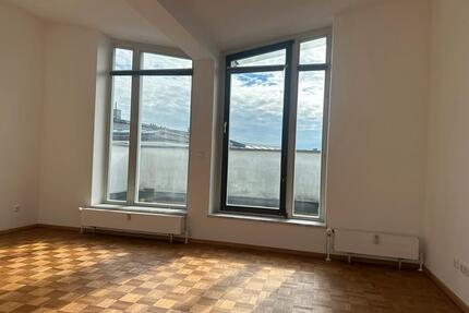 Helle Wohnung mit Bergblick & Terrasse in zentraler Lage - Rosenheim Innenstadt