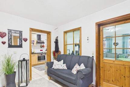 Wunderschöne Altbauwohnung saniert, Seniorengerecht mit Stellplatz und Gartenanteil sofort verfügbar. - Breitengüßbach