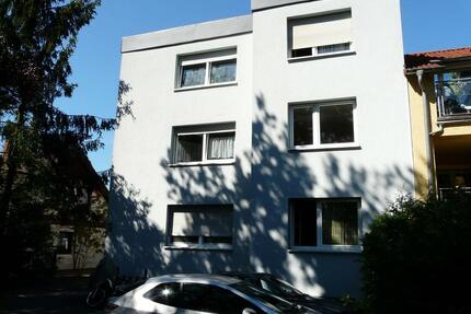 2 ZKB, neu renoviert, in 61381 Friedrichsdorf-Burgholzh.