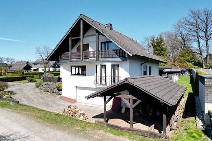 Charmantes Einfamilienhaus mit Garten, Doppelgarage und großem Carport – gepflegt, ruhig und alltagstauglich - Reichshof Berghausen