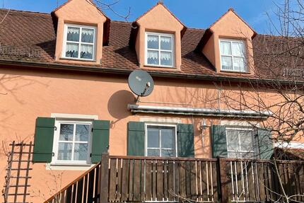 Schöne helle 2-Zimmerwohnung mit Südterrasse in Pfofeld