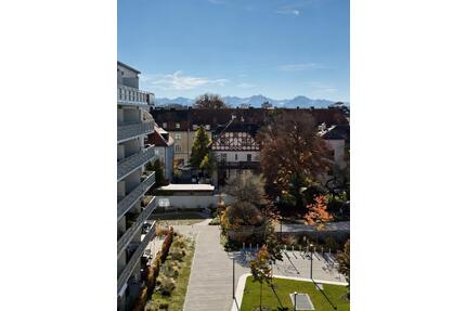 Rarität mit Alpenblick in München | Neubau | großer Südbalkon
