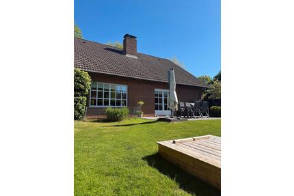 Modernisiertes Familienhaus mit wohnlichem Keller und Südgarten - Bad Bramstedt