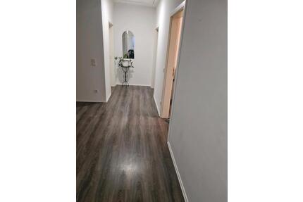 3 Zimmer Wohnung zu vermieten - 750,00&nbsp;EUR Kaltmiete, ca.&nbsp; 98,00&nbsp;m&sup2; in Grattersdorf (PLZ: 94541) Falkenacker