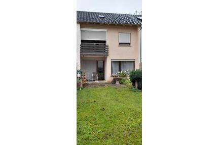 Reihenmittelhaus Tuttlingen Nord Südlage ausbaufähig mit Garage