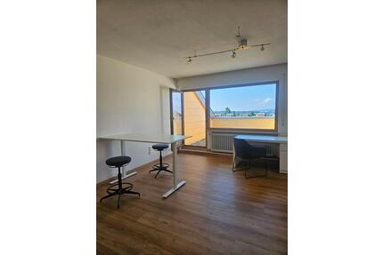 Hochwertig möblierte 1,5-Zimmer Wohnung mit Balkon & Glasfaser – - Furtwangen im Schwarzwald