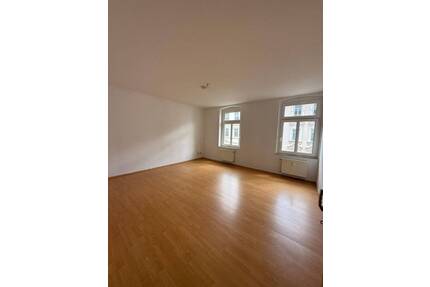 3-Raumwohnung mit Einbauküche & Balkon in der Geraer Innenstadt