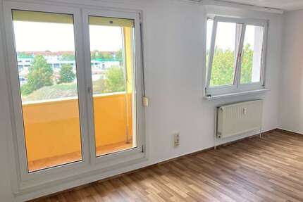 Wohnung zum Mieten in Bitterfeld-Wolfen 325,00 € 57 m²