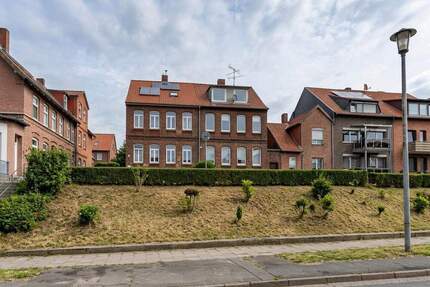 Charmante 2-Zimmer-Altbauwohnung mit Terrasse in Lüneburg (Hochparterre)