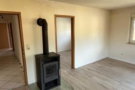 110m² Wohnung 3–4 Zimmer nur Kaminofen Stellplatz EBK - Schwäbisch Hall