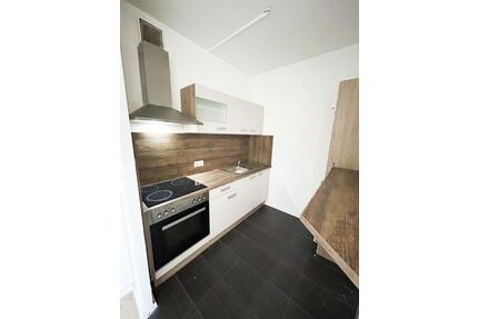 FAMILIENTRAUM IM GRÜNEN - Top sanierte 5-Zimmerwohnung mit EBK, 2 Bäder & 2 Balkone - Chemnitz Klaffenbach