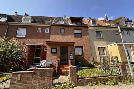 Haus zum Kaufen in Lübeck 250.000,00 € 141.12 m²