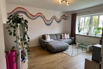 * 2-RWE * KücheBad mit Fenster * Wanne * Laminat * - Böhlen