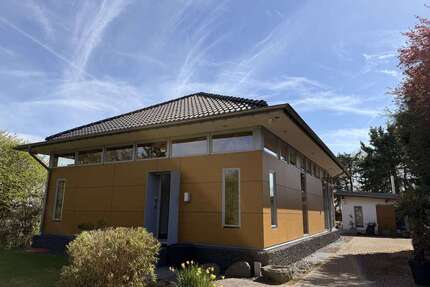 Haus zum Mieten in Rheinbach 3.000,00 € 255 m²
