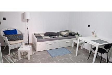 Souterrain-Zimmer im Keller in 60529 Frankfurt - Frankfurt am Main Schwanheim