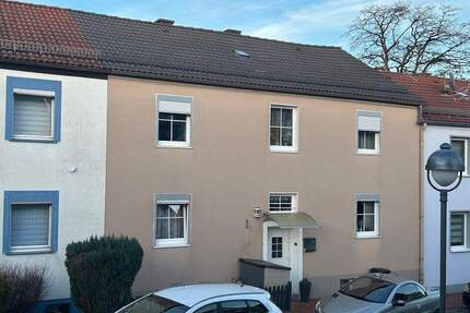 Großzügiges Reihenmittelhaus mit Carport und Veranda in ruhiger Lage von Lüdenscheid (TinsbergKluse…)