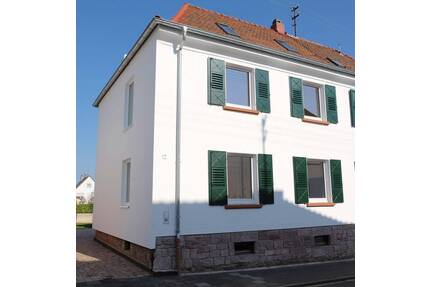 Kernsanierter Altbau-Traum mit Wärmepumpe + Bauland mit Baugenehmigung in Dreieichenhain