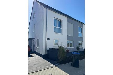 Neubau 2025! Atraktive 4-Zimmer-Doppelhaushälfte in Langerwehe