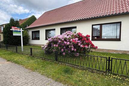 Einfamilienhaus in Warnow mit großem Grundstück und Einliegerwohnung