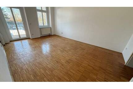 3.OG mit Aufzug Balkon Bad mit Fenster Stellplatz mögl. ! - Chemnitz Sonnenberg