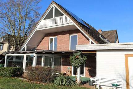 Feldrandlage - 2 interessante Häuser auf einem großen Grundstück in Isenbüttel