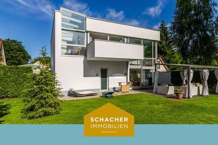 Haus zum Kaufen in Falkensee 1.390.000,00 € 210 m²