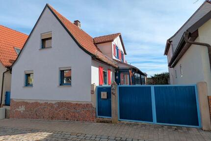 Kleines Haus mit Nebengebäude in der Innenstadt von Hofheim - Hofheim in Unterfranken
