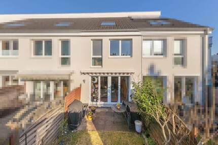 Energieeffizientes Reihenmittelhaus in zentraler Lage inkl. Tiefgaragenstellplatz - Hamburg Langenhorn