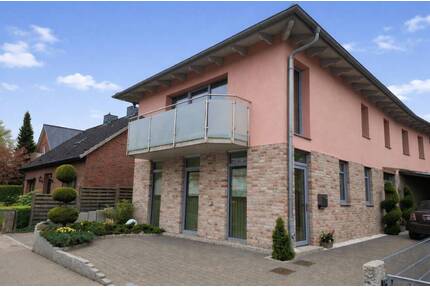 Exklusive Doppelhaushälfte in Elbnähe: Top energetisches Wohndomizil mit separater Einheit - Wedel