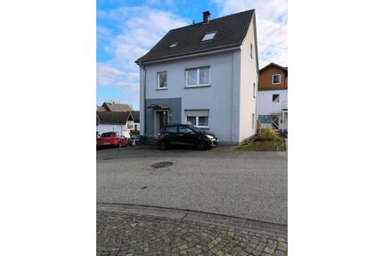 Dreifamilienhaus in Staudt - 285.000,00&nbsp;EUR Kaufpreis, ca.&nbsp; 186,00&nbsp;m&sup2; in Mogendorf (PLZ: 56424)