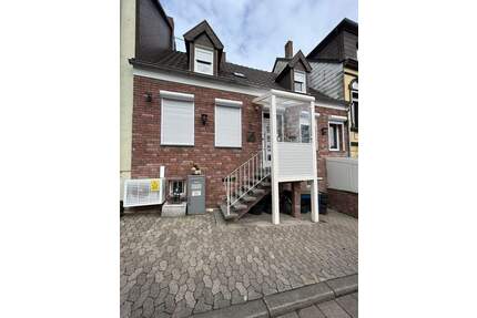 Modernisiertes EFH mit sep. kleiner 1 Zimmer-Bad-Wohnung in Sbr. - Jägersfreude zu verkaufen - Saarbrücken Dudweiler