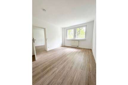 Wohnung zum Mieten in Zwickau 301,00 € 46.32 m²