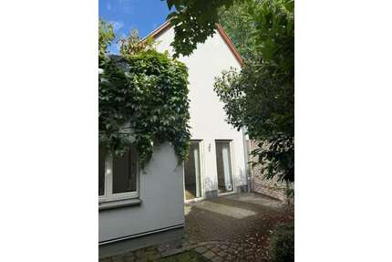 Haus zum Mieten in Frankfurt 2.850,00 € 110 m²