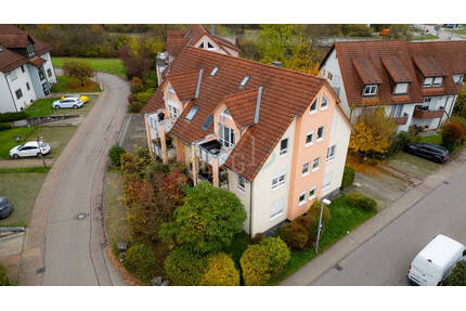 Lichtdurchflutete Erdgeschosswohnung mit Garage und Stellplatz - Fichtenberg
