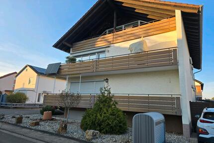 Helle DG-Wohnung in ruhiger Lage - Fußgönheim