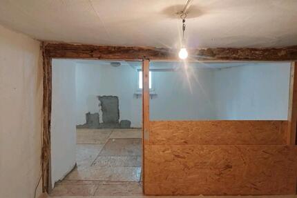 Haus zu verkaufen mit scheune. - 95.000,00&nbsp;EUR Kaufpreis, ca.&nbsp; 120,00&nbsp;m&sup2; in Feilbingert (PLZ: 67824)