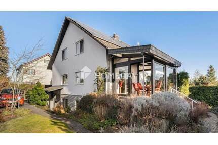 Familienfreundliche Doppelhaushälfte mit 5 Zimmern und ausgebauter Souterrain-Wohnung - Berlin Biesdorf